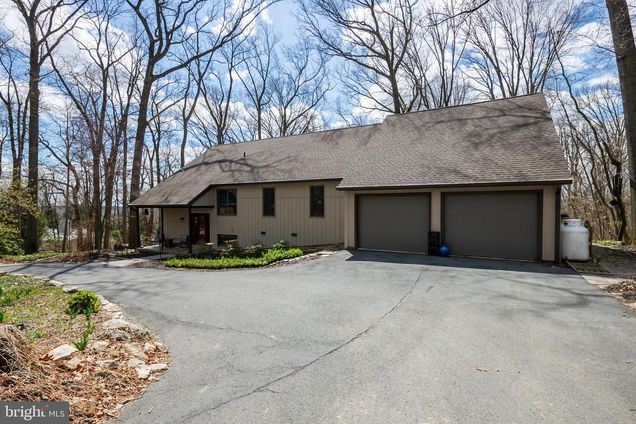 4761 Wendi Dr E ZIONSVILLE, PA House Sold - Photo 1 of 47. Opens carousel modal