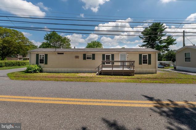 4403 Wolfs Crossing Road
