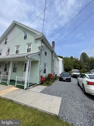 40 N Sheridan Road NEWMANSTOWN, PA Townhouse Sold - Photo 1 of 26. Opens carousel modal