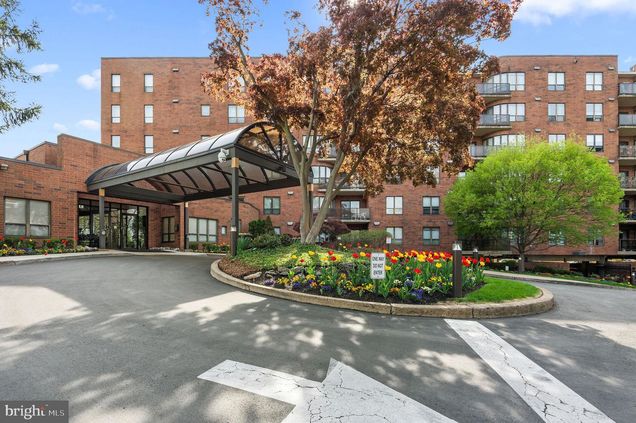 100 Breyer Drive Unit 3G ELKINS PARK, PA Condo Sold - Photo 1 of 29. Opens carousel modal