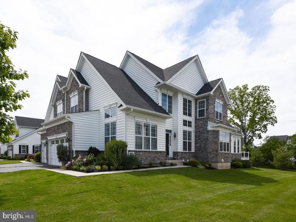 340 Wheatsheaf Way COLLEGEVILLE, PA Townhouse Sold - Photo 1 of 54. Opens carousel modal