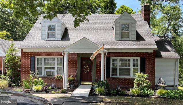 2631 N Charlotte Street POTTSTOWN, PA House Active - Photo 1 of 44. Opens carousel modal