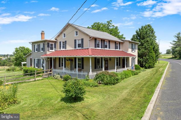 585 Morwood Road TELFORD, PA House Active - Photo 1 of 47. Opens carousel modal