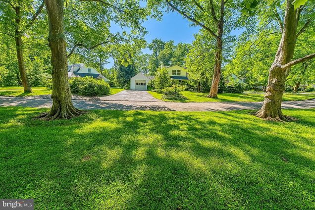 9 W Orchard Lane