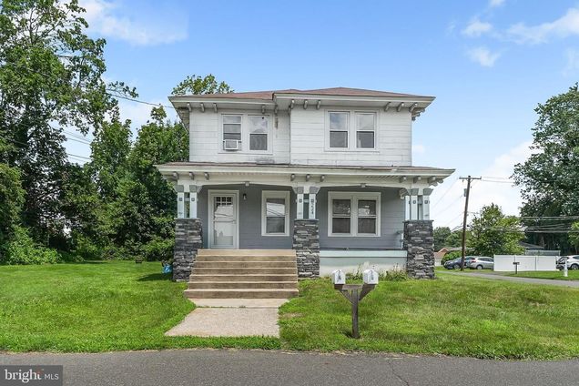 224 Oakdale Avenue HORSHAM, PA Multifamily Active - Photo 1 of 28. Opens carousel modal