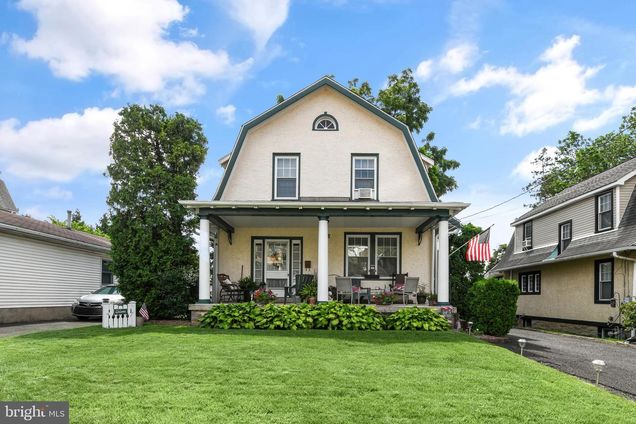 1233 Bockius Avenue ABINGTON, PA House Active - Photo 1 of 35. Opens carousel modal