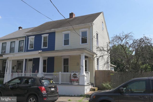 570 Jefferson Avenue POTTSTOWN, PA Townhouse Active - Photo 1 of 16. Opens carousel modal