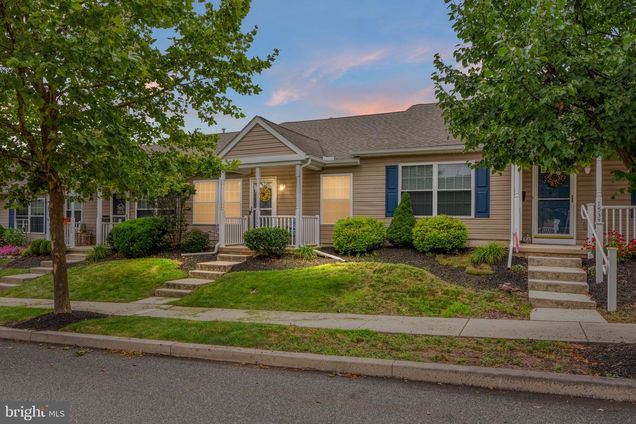 1535 Glasgow Street Unit 151 POTTSTOWN, PA Condo Active - Photo 1 of 30. Opens carousel modal
