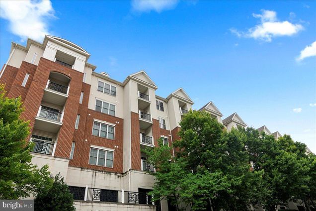 200 W Elm Street Unit 1415