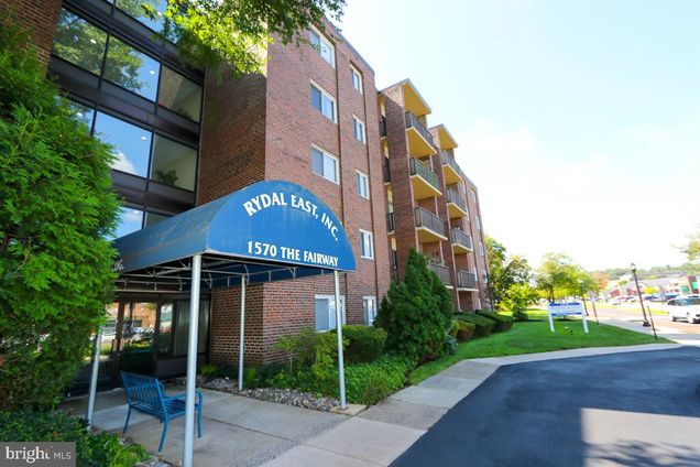 1570 The Fairway Unit 103E JENKINTOWN, PA Condo Active - Photo 1 of 13. Opens carousel modal