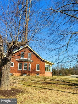 3839 Freemansburg Avenue EASTON, PA House Active - Photo 1 of 17. Opens carousel modal