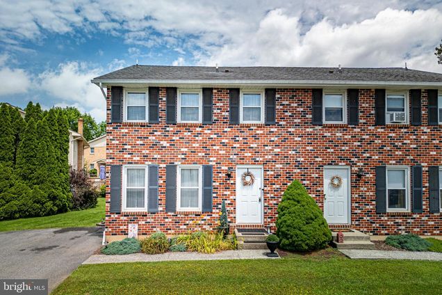 7 Rosemont Court PALMER, PA Townhouse Pending - Photo 1 of 34. Opens carousel modal