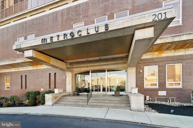 201 N 8th Street Unit 104 PHILADELPHIA, PA Condo Sold - Photo 1 of 21. Opens carousel modal
