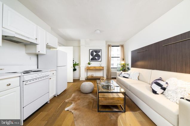 1229 Chestnut Street Unit 1406 PHILADELPHIA, PA Apartment Active - Photo 1 of 11. Opens carousel modal