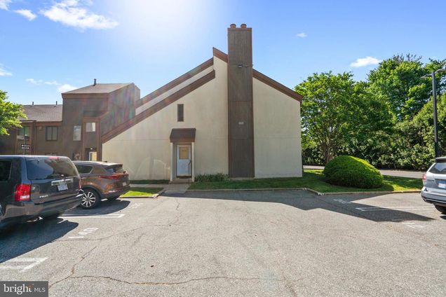 5025 A S Convent Lane Unit 142 PHILADELPHIA, PA Condo Sold - Photo 1 of 28. Opens carousel modal