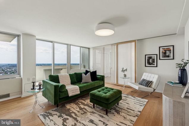 604 S Washington Square Unit 2917 PHILADELPHIA, PA Condo Sold - Photo 1 of 35. Opens carousel modal