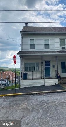 251 Chestnut Street SAINT CLAIR, PA Townhouse Sold - Photo 1 of 13. Opens carousel modal