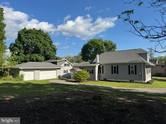 10 Spruce Avenue
