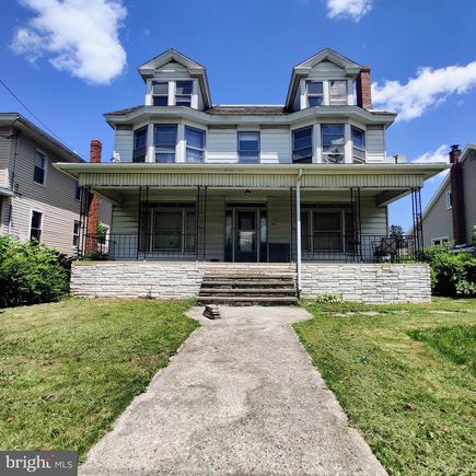 886 Barnesville Drive