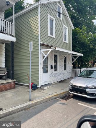 211 W Lincoln Avenue