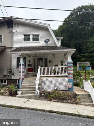 140 Main Street POTTSVILLE, PA Townhouse Active - Photo 1 of 21. Opens carousel modal
