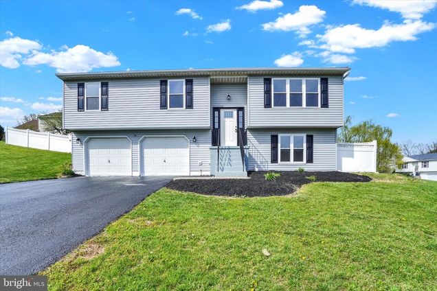 180 Asbury Court MOUNT WOLF, PA House Sold - Photo 1 of 30. Opens carousel modal