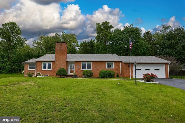 2531 Edgewood Lane YORK, PA House Sold - Photo 1 of 49. Opens carousel modal