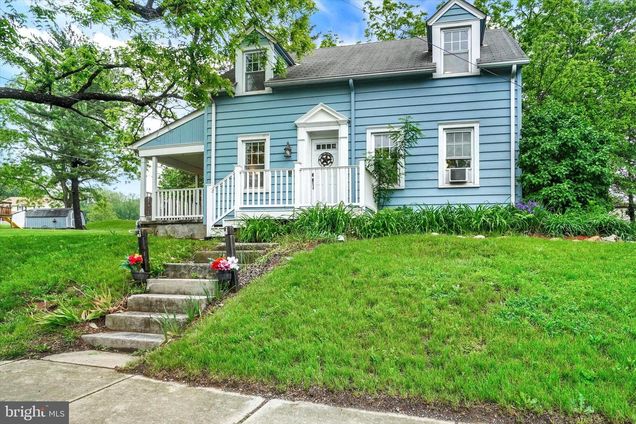 125 N Main Street YORK NEW SALEM, PA House Sold - Photo 1 of 26. Opens carousel modal