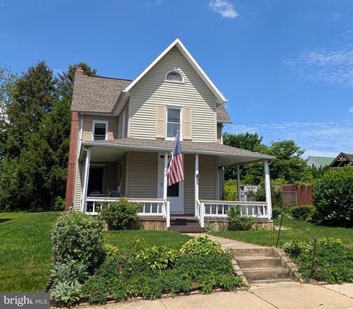 21 W Maple Street WRIGHTSVILLE, PA House Active - Photo 1 of 10. Opens carousel modal