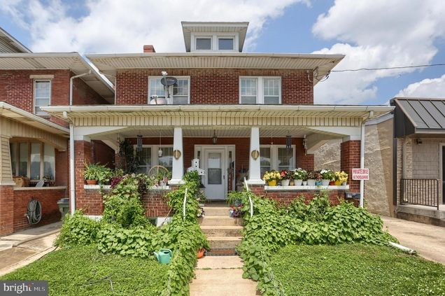 1905 W Market Street YORK, PA Multifamily Active - Photo 1 of 23. Opens carousel modal