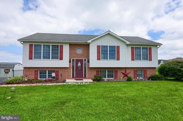 15 Hakes Hollow Road