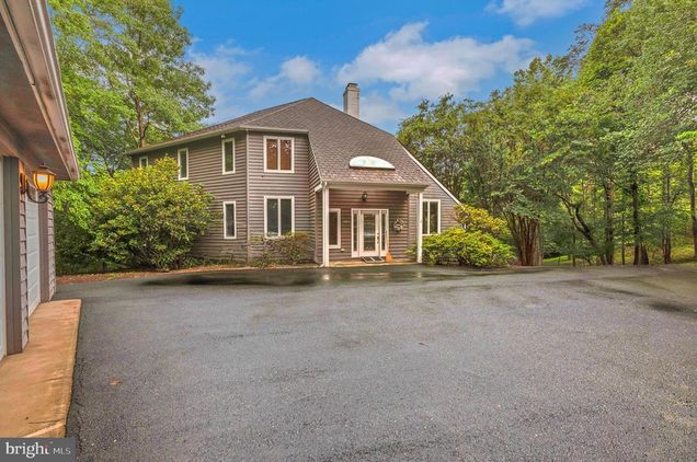 1425 Clearbrook Lane