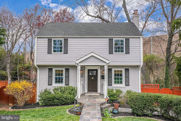 6943 28th Street N ARLINGTON, VA House Sold - Photo 1 of 42. Opens carousel modal