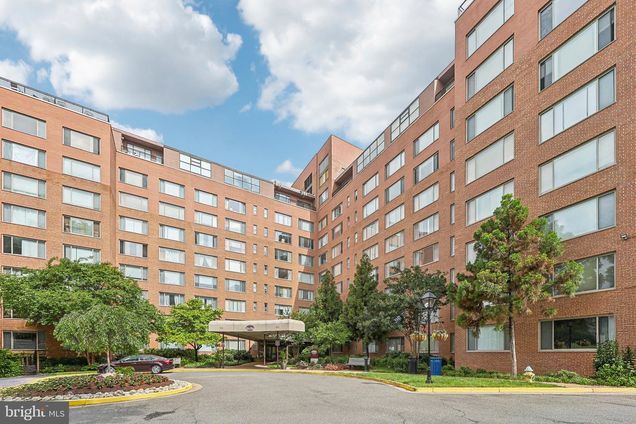 1111 Arlington Boulevard Unit 810 ARLINGTON, VA Condo Sold - Photo 1 of 18. Opens carousel modal