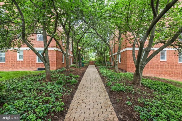 22 S Old Glebe Road Unit 5-D ARLINGTON, VA Condo Sold - Photo 1 of 16. Opens carousel modal