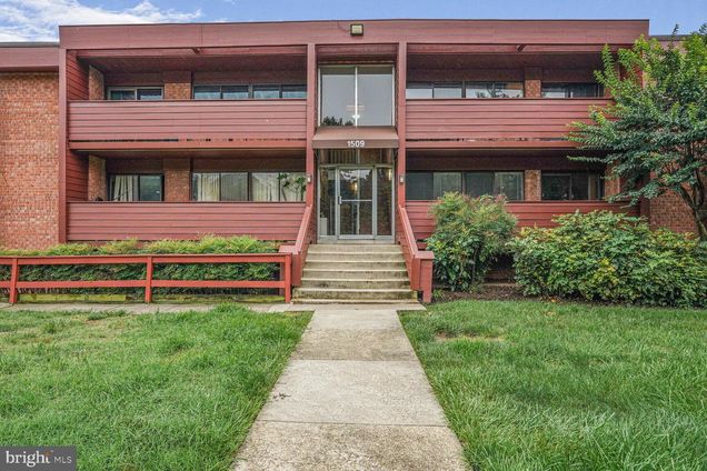 1509 S George Mason Drive Unit 1