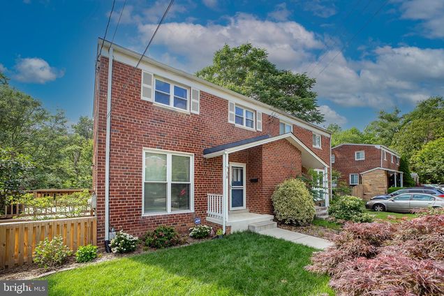 38 E Taylor Run Parkway ALEXANDRIA, VA Townhouse Sold - Photo 1 of 32. Opens carousel modal