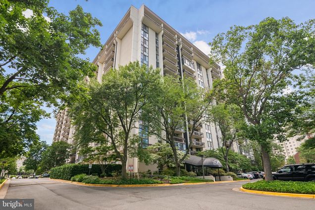 5300 Holmes Run Parkway Unit 403 ALEXANDRIA, VA Condo Sold - Photo 1 of 37. Opens carousel modal