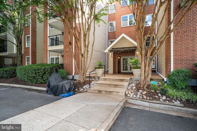 Pointe At Park Center - 3315 Wyndham Circle Unit 2221 ALEXANDRIA, VA Apartment Active - Photo 1 of 10. Opens carousel modal