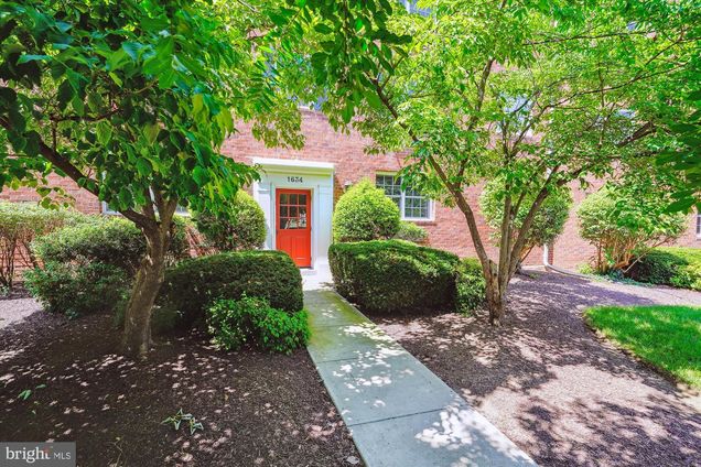 1634 W Abingdon Drive Unit 102
