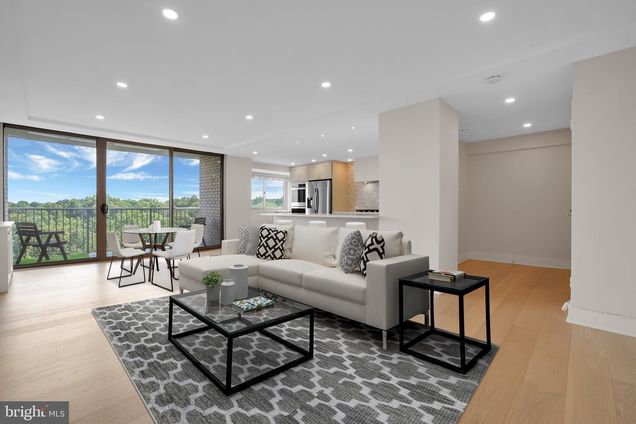 2500 N Van Dorn Street Unit 1002