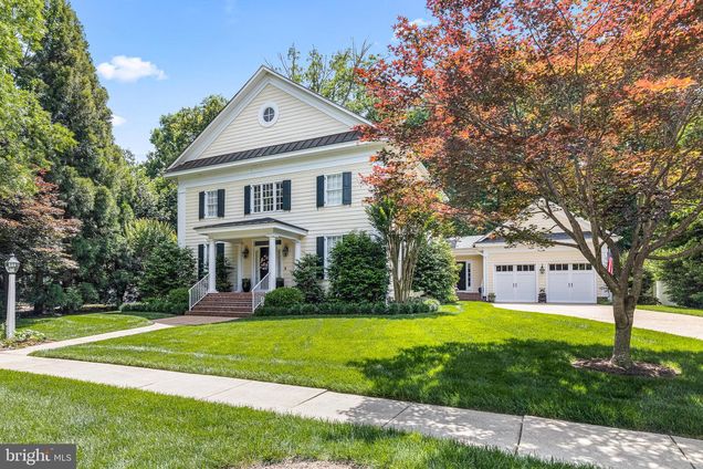 2819 Live Oak Lane