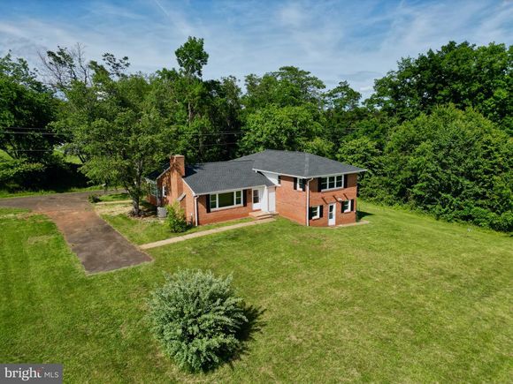 515 Radio Lane CULPEPER, VA House Active - Photo 1 of 35. Opens carousel modal