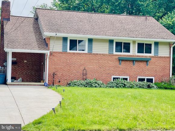10907 Maple Street FAIRFAX, VA House Active - Photo 1 of 1. Opens carousel modal