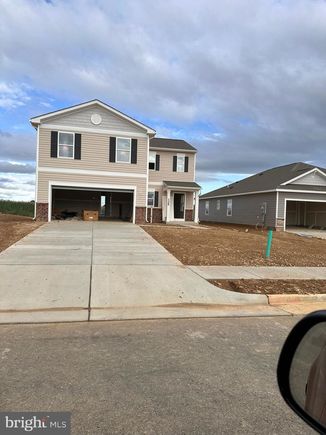 125 Grasmere Street STEPHENS CITY, VA House Active - Photo 1 of 25. Opens carousel modal