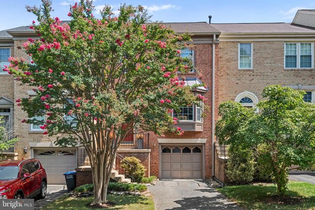 4012 Gregg Court FAIRFAX, VA Townhouse Sold - Photo 1 of 50. Opens carousel modal