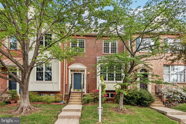 2403 Fieldcreek Drive HERNDON, VA Townhouse Sold - Photo 1 of 47. Opens carousel modal