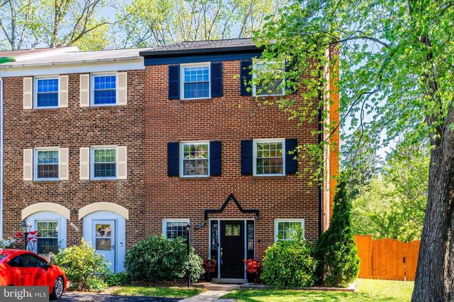 14847 Leicester Court CENTREVILLE, VA Townhouse Sold - Photo 1 of 46. Opens carousel modal
