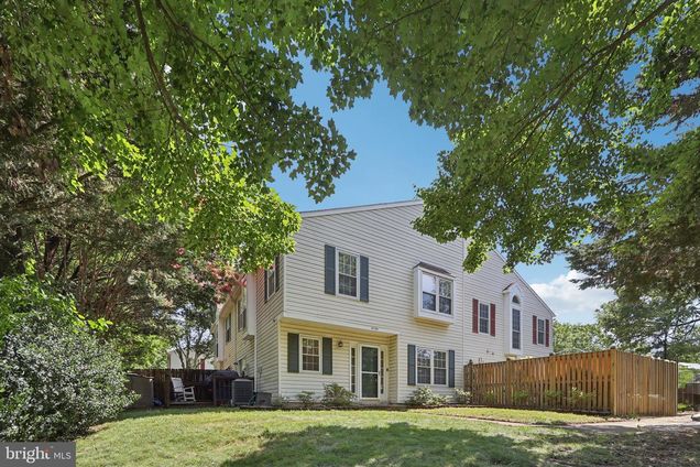 6110 Hoskins Hollow Circle