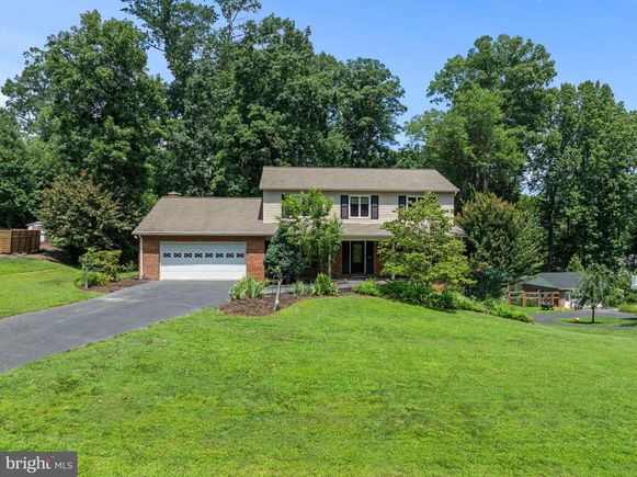 11608 Helmont Drive OAKTON, VA House Active - Photo 1 of 67. Opens carousel modal
